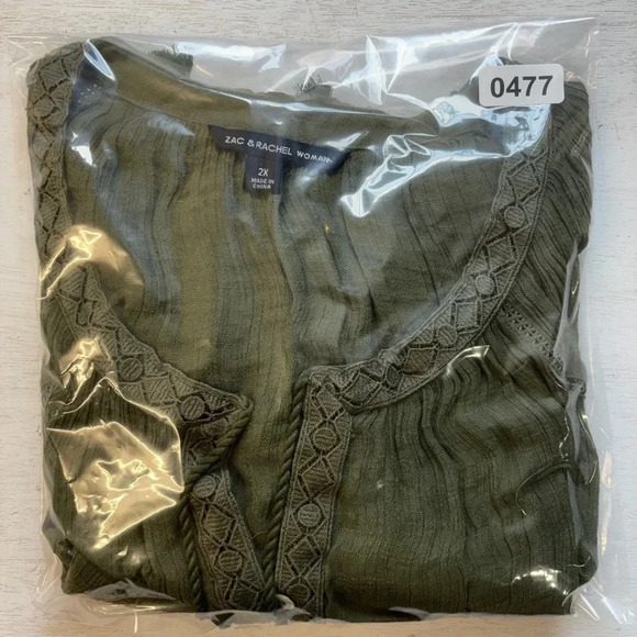 Zac & Rachel Woman Green Tiered Blouse 2X - Picture 7 of 7